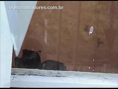 ❤️ Home cachondo mirando á súa moza con outro mozo, gravando un vídeo de carallo sen molestar á parella ☑  Sexo a nós gl.befuck-net.ru ☑