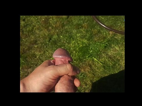 ❤️ A guapa quente recibe o seu coño rosa fodido e corre cun chorro nun xardín de verán ☑ Sexo a nós gl.befuck-net.ru ☑