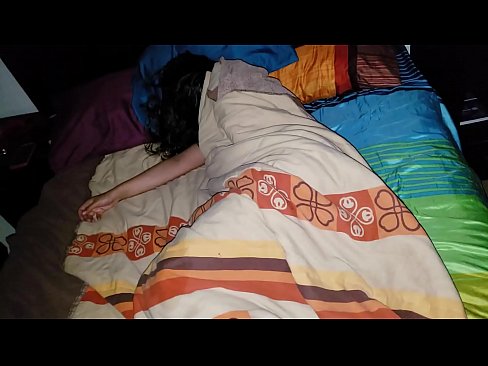 ❤️ Fillastro reprendendo á súa nova madrasta mentres ela dorme. ☑ Sexo a nós gl.befuck-net.ru ☑